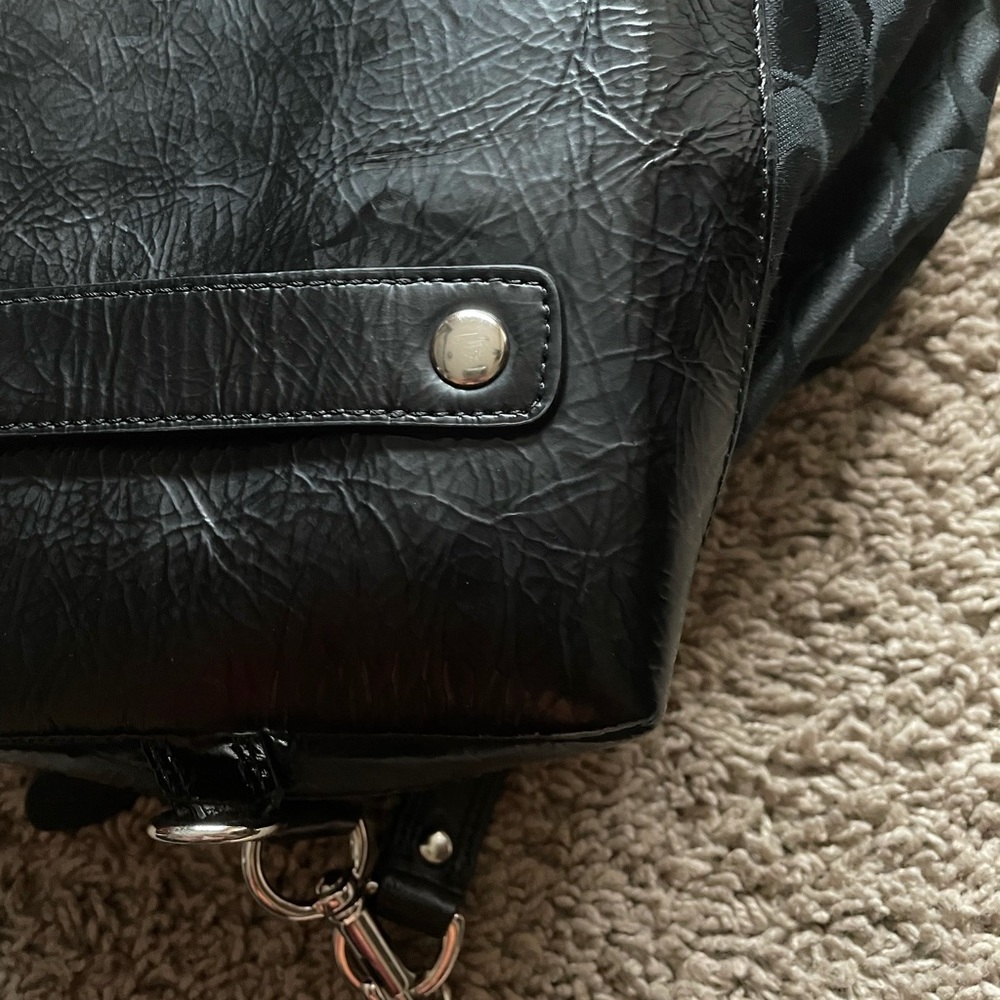 Coach - Picture 6 of 11